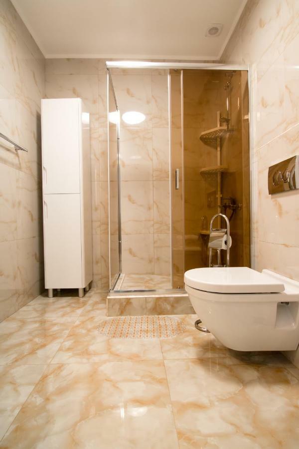 Lux Apartment Near Arena City Kiev Exterior foto